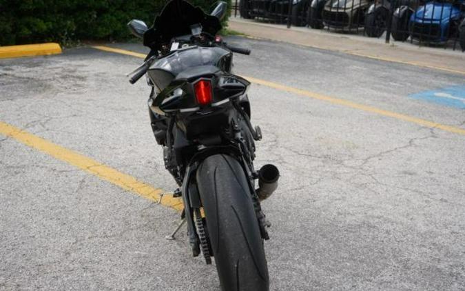 2023 Yamaha YZF-R1