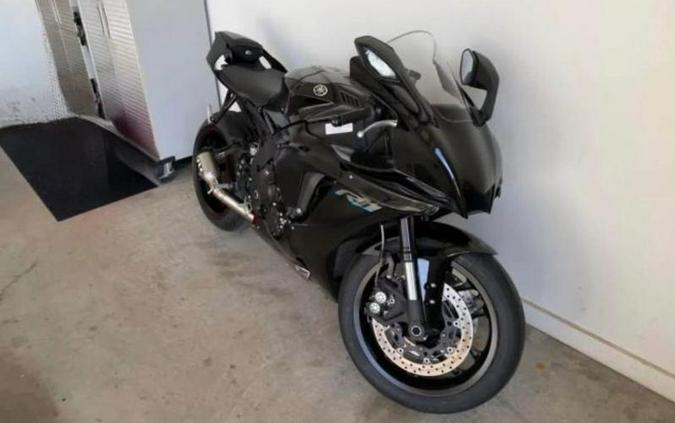 2023 Yamaha YZF-R1