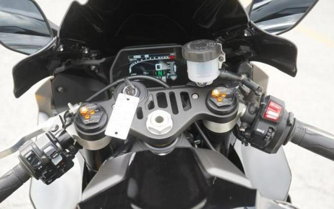 2023 Yamaha YZF-R1