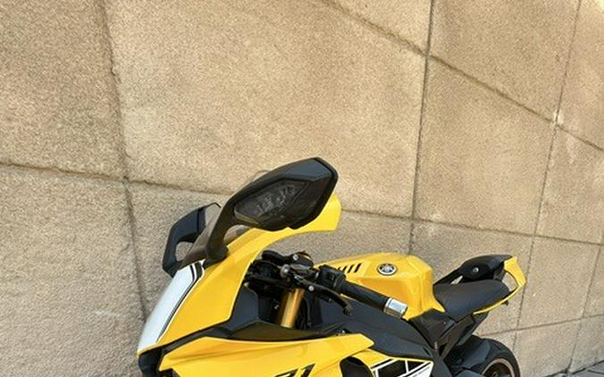2016 Yamaha YZF-R1