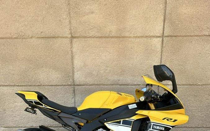2016 Yamaha YZF-R1
