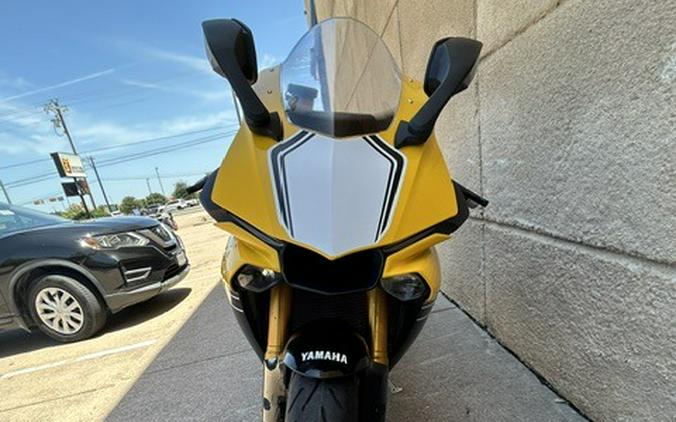2016 Yamaha YZF-R1