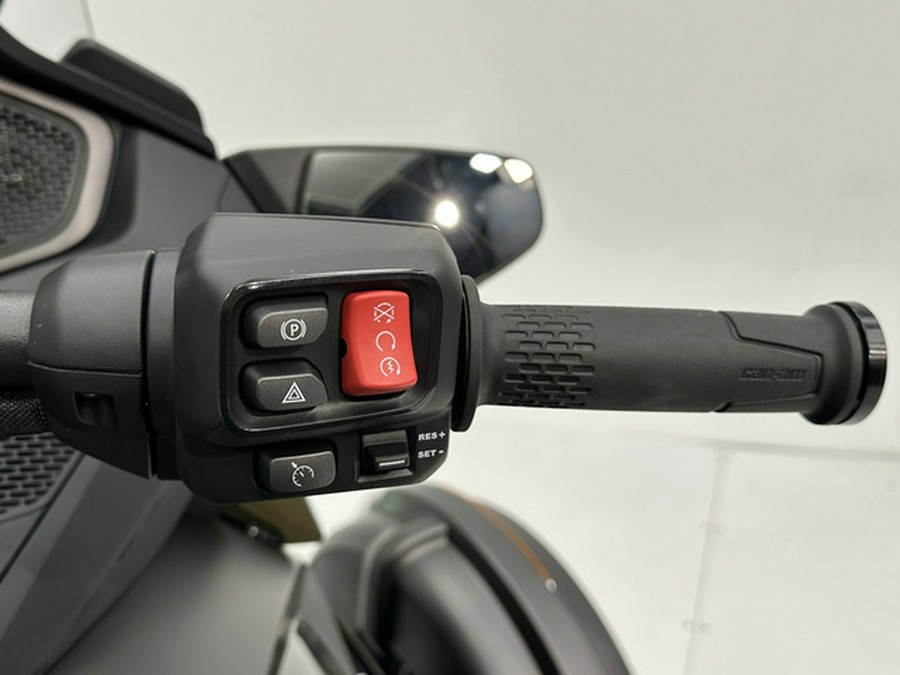 2026 Can-AM RT Limited (SE6)