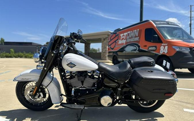 2025 Harley-Davidson® FLHC - Heritage Classic