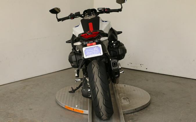 2026 BMW R 1300 R