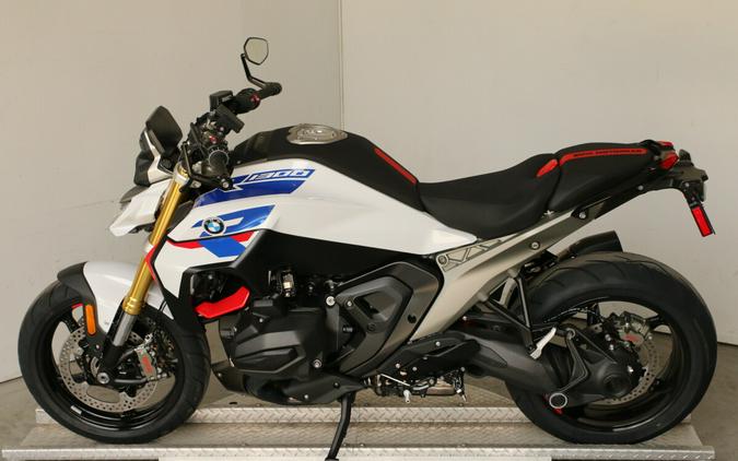 2026 BMW R 1300 R