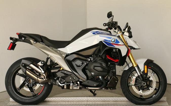 2026 BMW R 1300 R