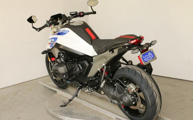 2026 BMW R 1300 R