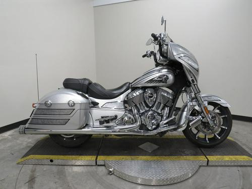 Quick review of 2018 Indian Chieftain Elite with big...