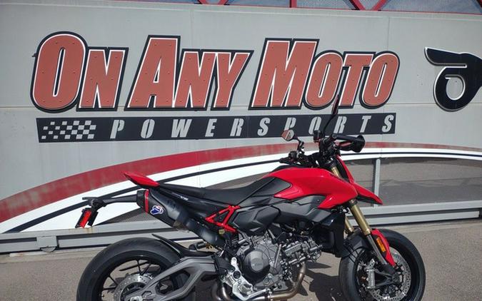 2026 Ducati Hypermotard V2