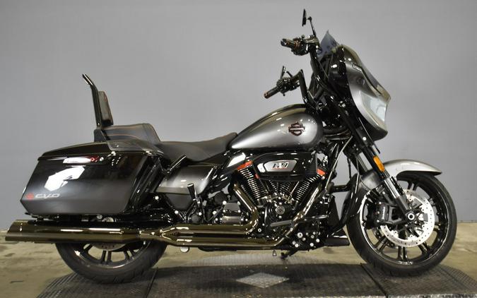 2025 Harley-Davidson CVO Street Glide Raven Fade