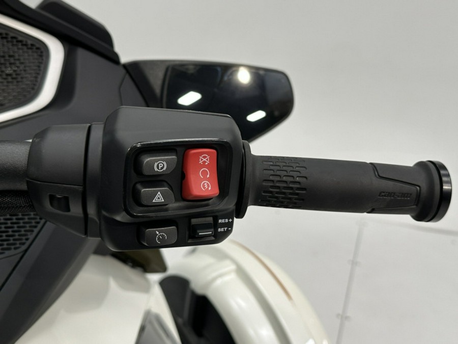 2026 Can-AM RT Limited (SE6)