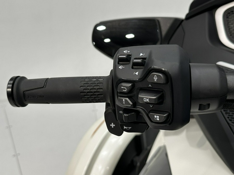 2026 Can-AM RT Limited (SE6)