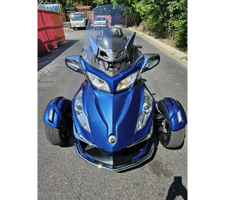 2016 Can-Am® Spyder® RT Limited 6-Speed Semi-Automatic (SE6)