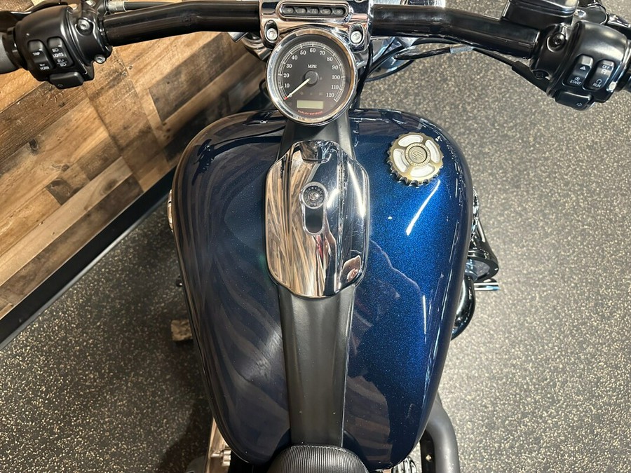 2013 Harley-Davidson Breakout Big Blue Pearl FXSB103