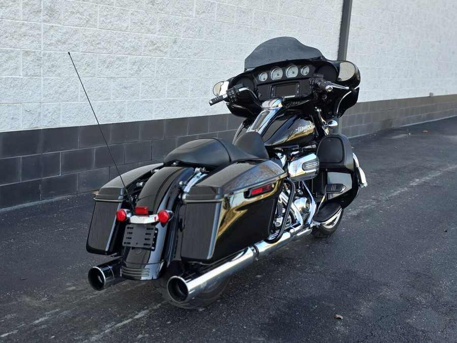 2017 Harley-Davidson® Street Glide® Special Vivid Black