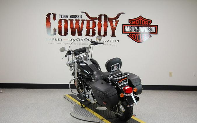 2022 Harley-Davidson Softail FLHCS - Heritage Classic 114