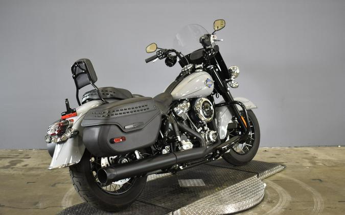 2025 Harley-Davidson Heritage Classic FLHC