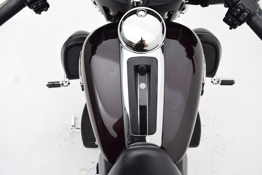 2014 Harley-Davidson® FLHTCU - Electra Glide® Ultra Classic®