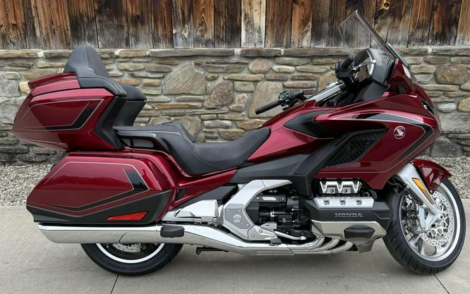 2026 Honda Gold Wing® Tour Automatic DCT Candy Ardent Red