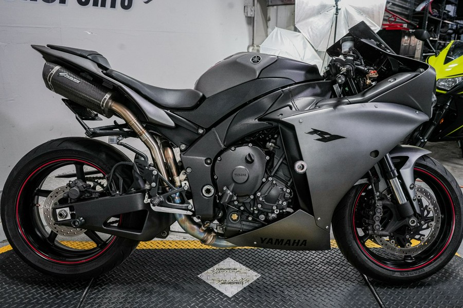 2013 Yamaha YZF-R1