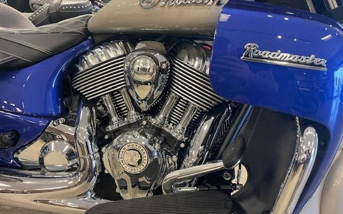 2024 Indian Motorcycle® Roadmaster® Spirit Blue Metallic/Silver Quartz Metallic