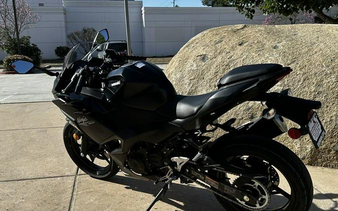 2026 Kawasaki Ninja 500 ABS Metallic Flat Spark Black