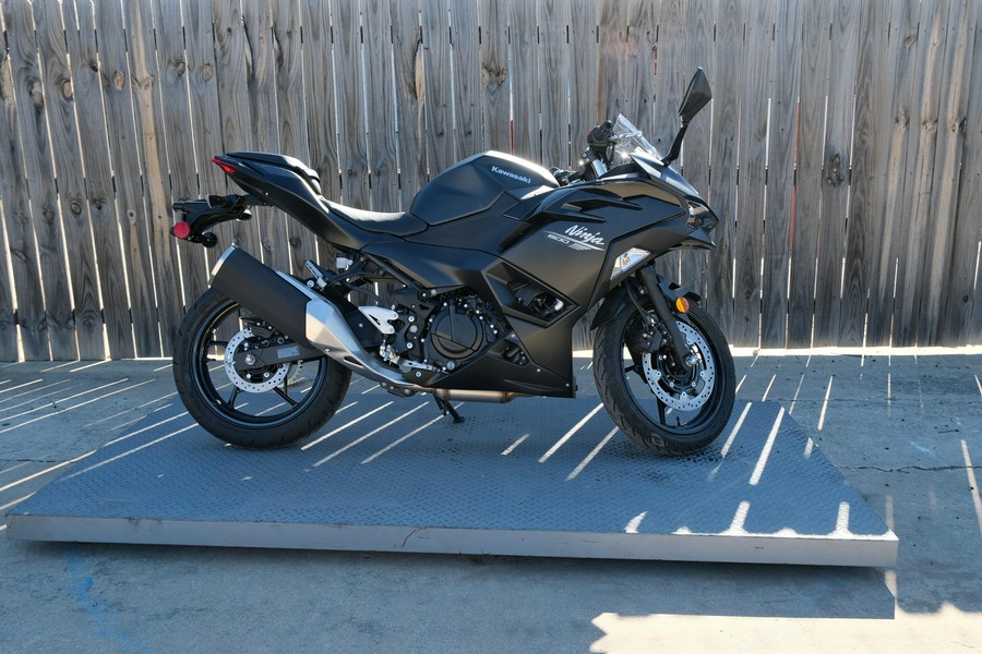 2026 KAWASAKI NINJA 500