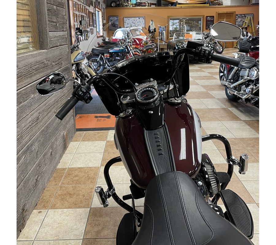 2021 Harley-Davidson Heritage Classic 114 Midnight Crimson & Stone Washed White Pearl