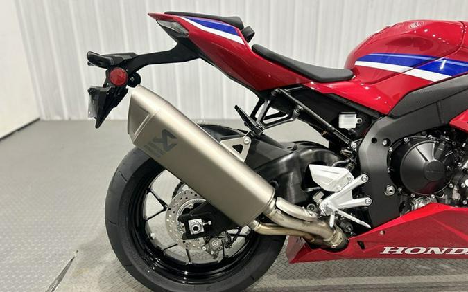 2026 Honda CBR1000RR-R Fireblade SP