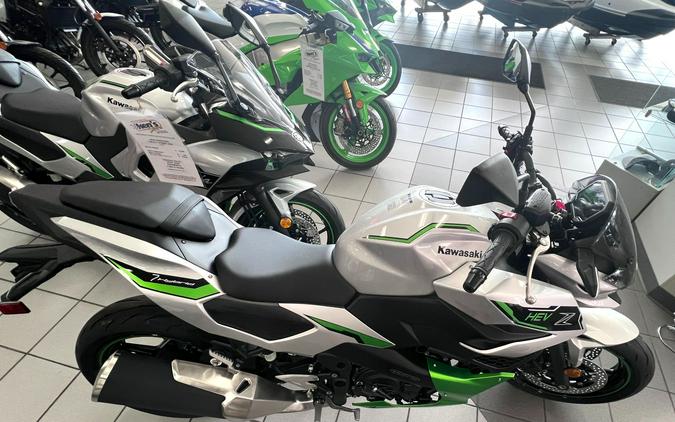 2024 Kawasaki Z7 Hybrid ABS