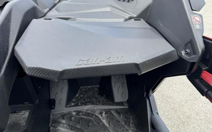 2025 Can-Am Maverick X3 MAX RS Turbo Fiery Red & Hyper Silver