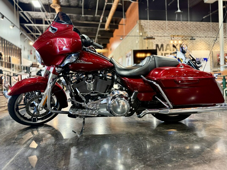 2017 Harley-Davidson® Street Glide® Special Velocity Red Sunglo