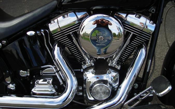 2006 Harley-Davidson® Softail® Deluxe Vivid Black