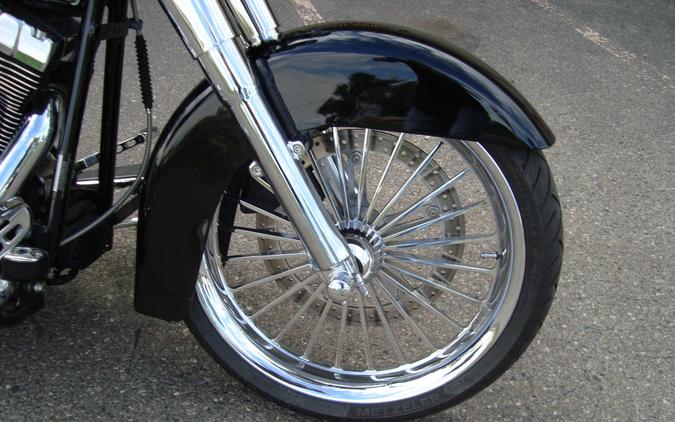 2006 Harley-Davidson® Softail® Deluxe Vivid Black
