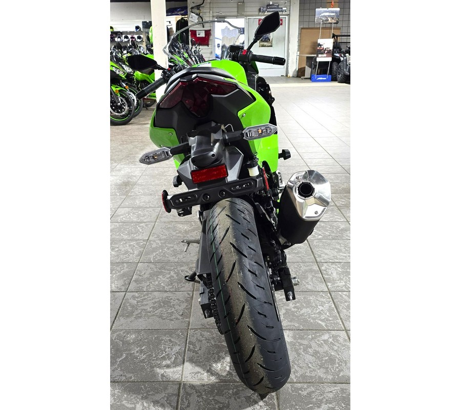 2024 Kawasaki Ninja 500 KRT Edition SE ABS