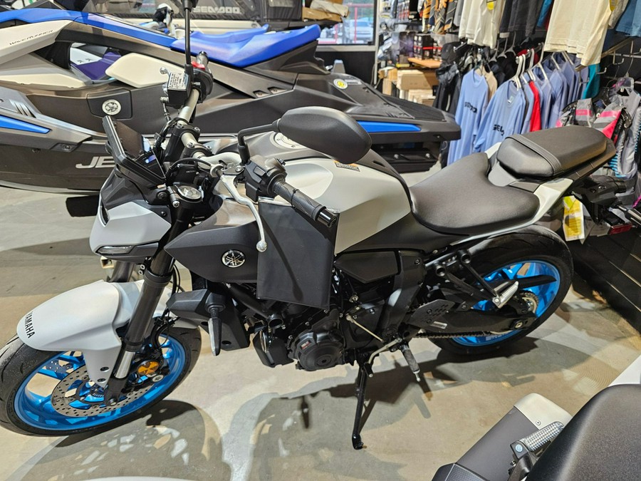 2025 Yamaha MT 07