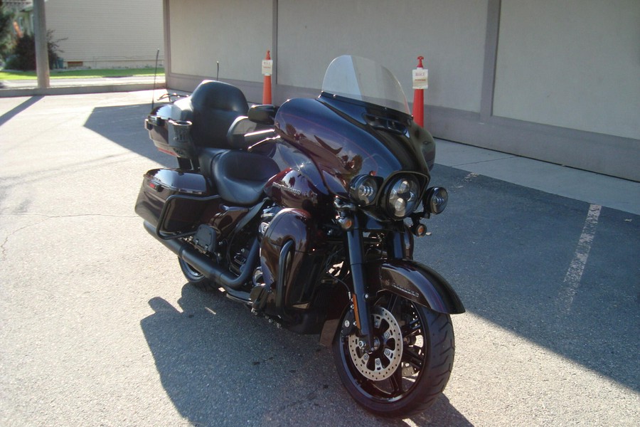 2022 Harley-Davidson® Ultra Limited Midnight Crimson/Vivid Black - Black Finish