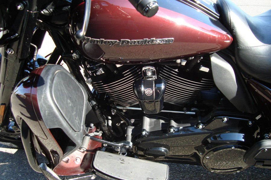 2022 Harley-Davidson® Ultra Limited Midnight Crimson/Vivid Black - Black Finish