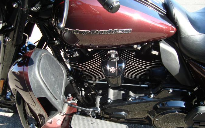 2022 Harley-Davidson® Ultra Limited Midnight Crimson/Vivid Black - Black Finish