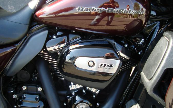 2022 Harley-Davidson® Ultra Limited Midnight Crimson/Vivid Black - Black Finish