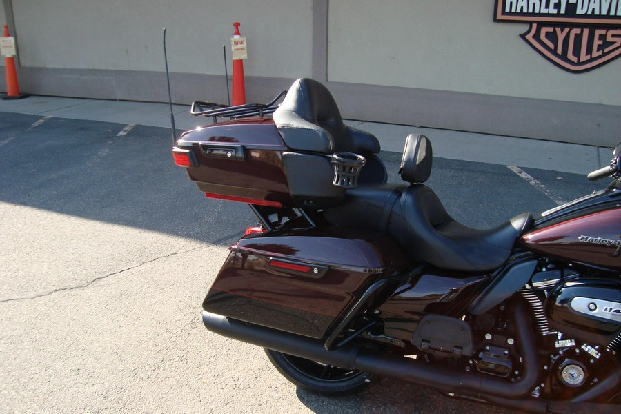 2022 Harley-Davidson® Ultra Limited Midnight Crimson/Vivid Black - Black Finish