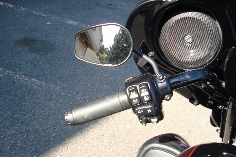 2022 Harley-Davidson® Ultra Limited Midnight Crimson/Vivid Black - Black Finish