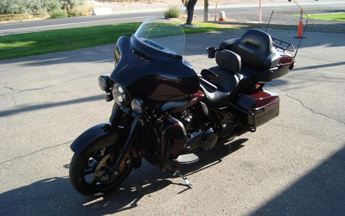 2022 Harley-Davidson® Ultra Limited Midnight Crimson/Vivid Black - Black Finish