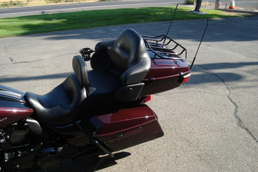 2022 Harley-Davidson® Ultra Limited Midnight Crimson/Vivid Black - Black Finish