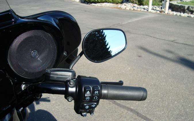 2022 Harley-Davidson® Ultra Limited Midnight Crimson/Vivid Black - Black Finish