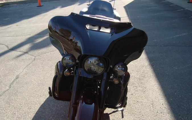 2022 Harley-Davidson® Ultra Limited Midnight Crimson/Vivid Black - Black Finish