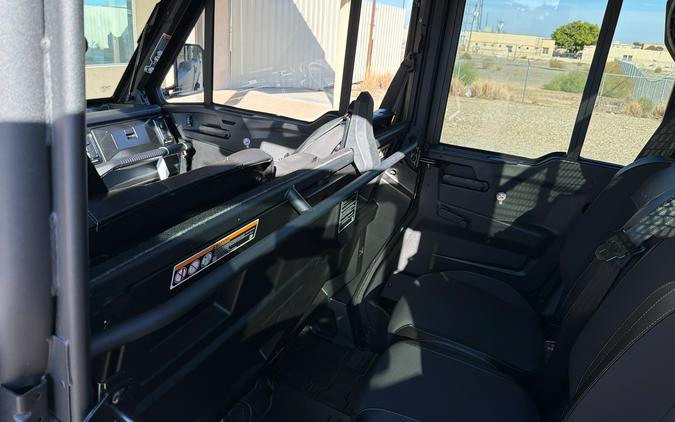 2027 Can-Am Defender XU MAX Limited HD11