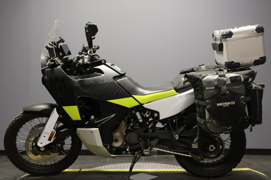 2023 Husqvarna Norden 901