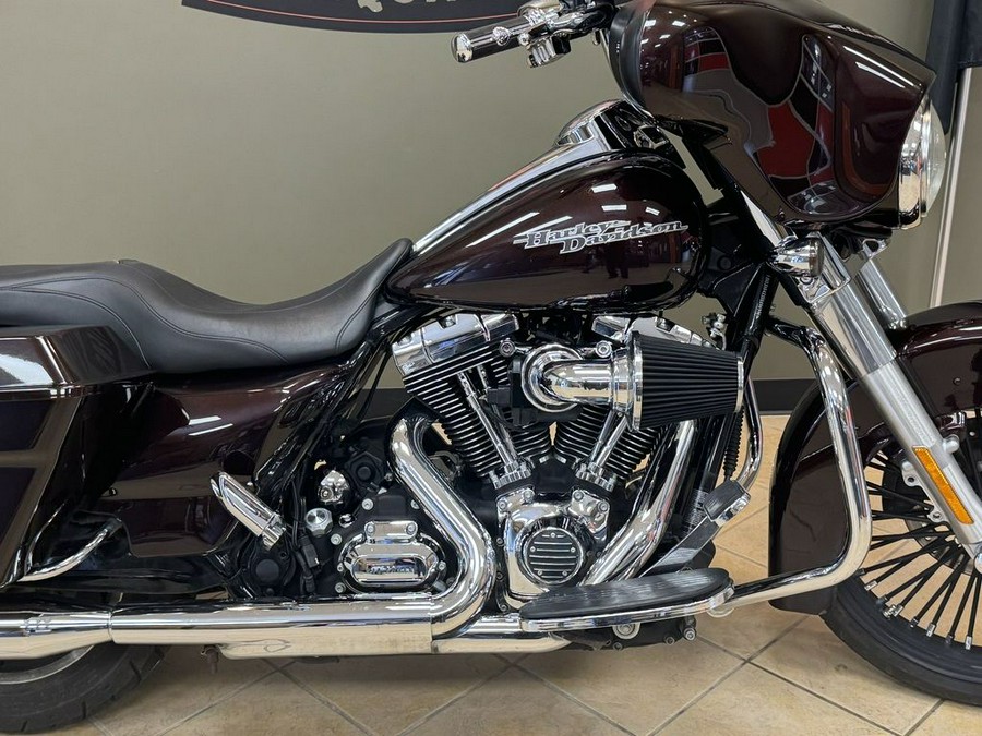 2011 Harley-Davidson Street GlideT Base